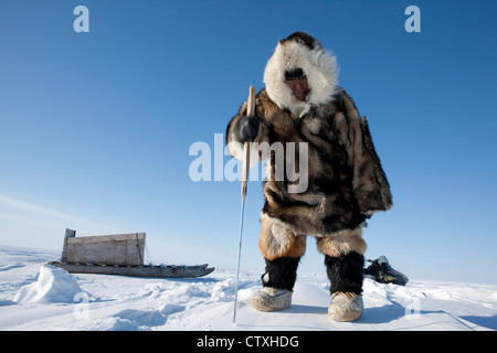 Les Inuits sont la chasse sur l'northpole Banque D'Images