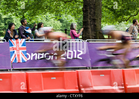 Londres 2012 women's triathlon olympique Banque D'Images