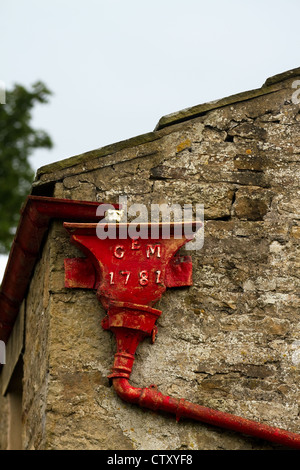 Propriété 1781 drains de vidange en fonte moulée, Worton, North Yorkshire Dales National Park, Richmondshire, UK Banque D'Images