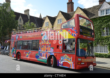 Bus de tourisme de la ville, Broad Street, Oxford, Oxfordshire, Angleterre, Royaume-Uni Banque D'Images