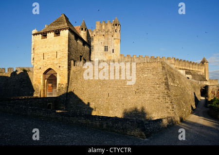 Le château de Beynac, Dordogne, France Banque D'Images