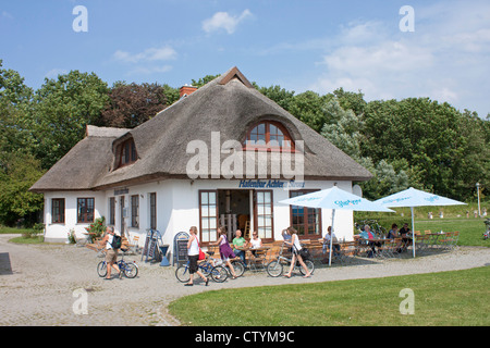 Harbour Bar Achtern Strom, Kloster, l'île de Hiddensee, côte de la mer Baltique, Schleswig-Holstein, Allemagne Banque D'Images
