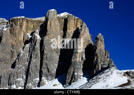 Les falaises sous le Piz Ciavazes De Sas Salei Gruppo del Sella Sella Gruppe et Passo Sella Italie Dolomites Selva Val Gardens Banque D'Images