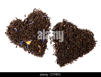 Earl Grey et Lady Grey Thé noir Feuilles en forme de cœur, isolated on white Banque D'Images