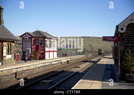 Northern Rail train Garsdale gare sur la célèbre s'installer à Carlisle railway, Garsdale, Cumbria, Angleterre. Banque D'Images