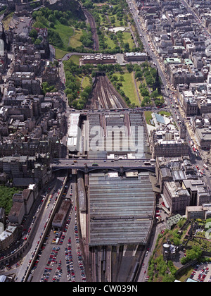 Vue aérienne de la gare de Waverley, Édimbourg Banque D'Images
