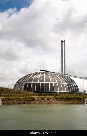 Incinérateur de Newhaven, récupération d'énergie le long du côté de la rivière Ouse à Newhaven Harbour. Banque D'Images