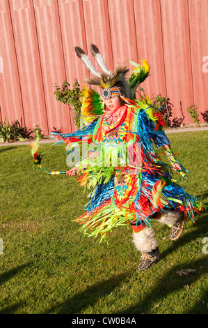 USA Utah, Paiute Indian Native American children dance à Frontier Homestead Park à Cedar City. Banque D'Images