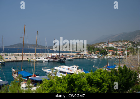 Gulets yachts, bateaux et d'autres à l'Harbour à Kas, Turquie Banque D'Images