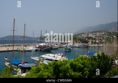 Gulets yachts, bateaux et d'autres à l'Harbour à Kas, Turquie Banque D'Images