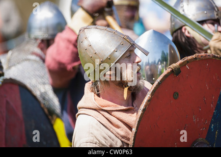 Reconstitution historique de la bataille anglo-saxonne et Viking. St Albans, Royaume-Uni. Mai 2012 Banque D'Images