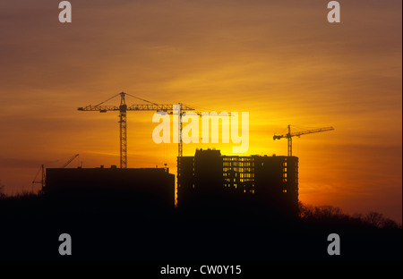 Coucher du soleil sur le site de construction. Banque D'Images