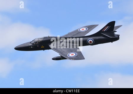 Hawker Hunter T7 dans les inscriptions de 111 Squadron, RAF, faisant un survol rapide à RAF Fairford Banque D'Images