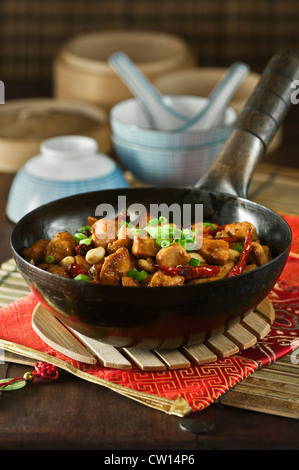 Cuisine chinoise poulet Kung Pao Banque D'Images