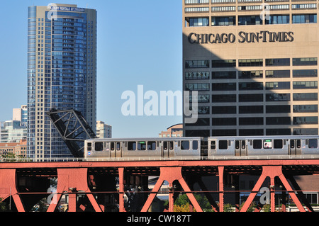 Chicago Ligne Verte des LTC train sur le pont de la rue du lac. Chicago, Illinois, USA. Banque D'Images