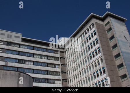 L'Hôpital universitaire du pays de Galles, Cardiff, hôpital Santé tours ward Banque D'Images