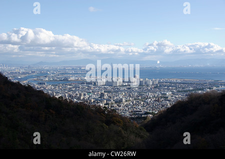 Vue panoramique sur la baie d'Osaka depuis les montagnes environnantes Banque D'Images