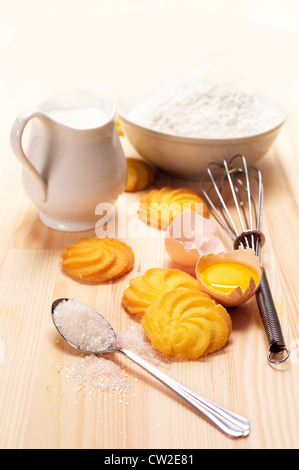 Faire cuire les cookies simple avec des ingrédients frais à la maison Banque D'Images