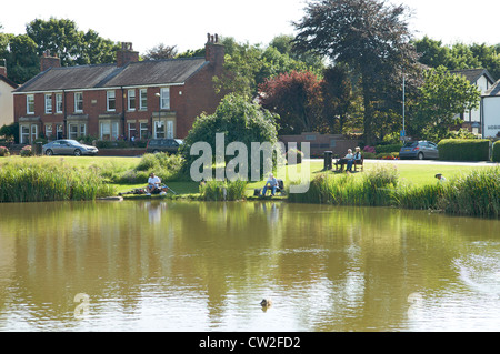 Wrea Green Village Duck Pond, Lancashire, UK Banque D'Images