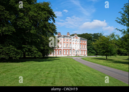 La vue de face de l'impressionnant Lytham Hall, un bâtiment classé Grade 1 à Lytham, Lancashire, Royaume-Uni Banque D'Images