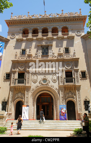 Mendoza Argentina,Avenida Gutierrez,Banco Hipotecario Nacional,Banque nationale d'hypothèques,banque,bâtiment,façade,architecture espagnole Renaissance,Platere Banque D'Images