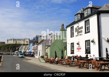 Afficher le long de la rue du port, dans Portpatrick village, Dumfries et Galloway, Écosse région. Banque D'Images