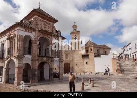 Antequera, Andalousie, Andalousie, Espagne, Europe. Plaza del Portichuelo, église de Santa Maria de Jesus. Banque D'Images