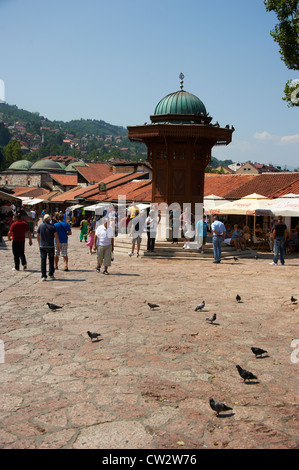 Bosnie-herzégovine, Sarajevo, Quartier Bascarsija, Pigeon Square, Fontaine Sebilj Banque D'Images