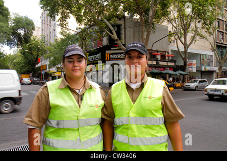 Mendoza Argentine,Avenida San Martin,femme hispanique femmes,sécurité publique,agent de circulation,inspecteur,travailleurs au travail,personnel employé,unif Banque D'Images