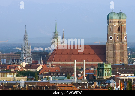 Munich, surplombant la vieille ville avec la cathédrale Banque D'Images