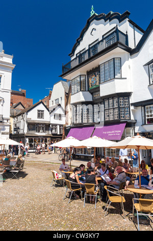 Église Saint-Martin et Mol's Coffee House, près de la Cathédrale, Exeter, Devon, Angleterre Banque D'Images