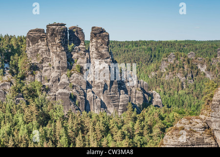 Vue de la soi-disant Goose Rocks (Gansfelsen), municipalité de Lohmen, la Suisse Saxonne, près de Dresde, Saxe, Allemagne, Europe Banque D'Images