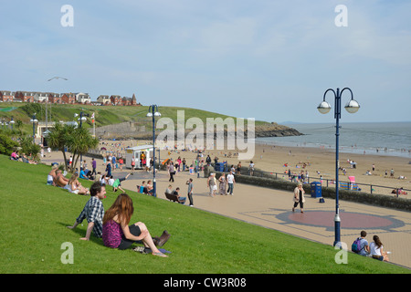 Vue sur la plage et le front de mer, Barry Island, Vale of Glamourgan, pays de Galles (Cymru), Royaume-Uni Banque D'Images