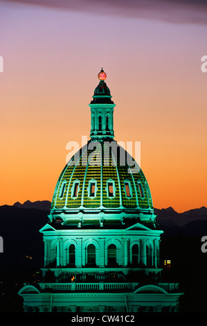 C'est le dôme du Capitole de l'État prises dans la lumière du matin. Banque D'Images