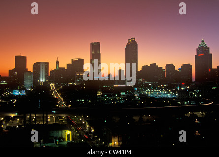 Vue sur l'horizon au coucher du soleil de la capitale de l'état d'Atlanta (Géorgie) Banque D'Images