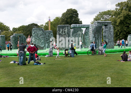 Sacriledge Stonehenge, château gonflable, par Jeremy Deller, partie de l'Olympiade culturelle, London Banque D'Images