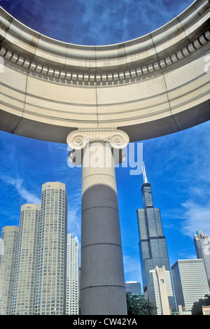 Détail de l'architecture de Chicago avec en arrière-plan la Sears Tower, Chicago, Illinois Banque D'Images