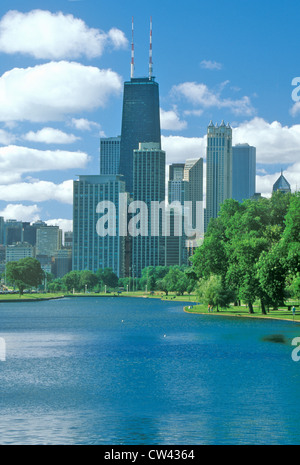 Horizon de Chicago vu de Lincoln Park Banque D'Images