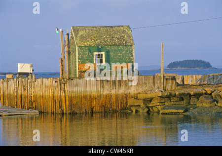 Lobster House sur le bord de Penobscot Bay de Stonington moi en automne Banque D'Images