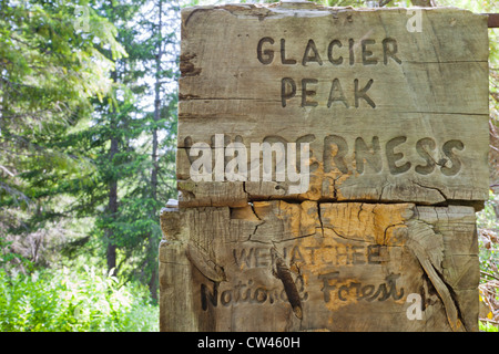 L'État de Washington, USA, Stehekin, Glacier Peak Wilderness, Wenatchee National Forest, Agnes, signe touristique Sentier Gorge Banque D'Images