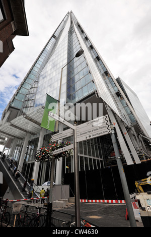 Le Shard à Londres, une structure en verre donnant sur la Tamise, deuxième-structure autoportante au Royaume-Uni Banque D'Images