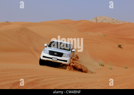 3510. Dune Bashing, région désertique, DUBAÏ, ÉMIRATS ARABES UNIS. Banque D'Images