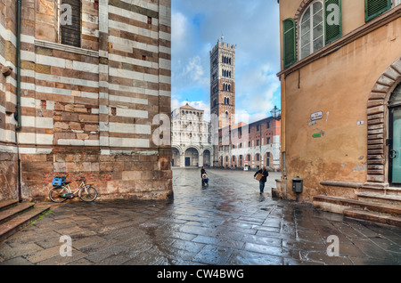 Une vue de la cathédrale Duomo di San Martino dans la ville toscane de Lucca, Italie Banque D'Images