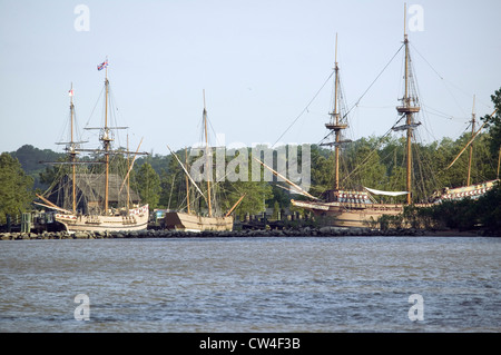 Des répliques de la Susan Constant, Godspeed et Discovery qui a amené les navires colons anglais à Jamestown, Virginie en 1607 Banque D'Images