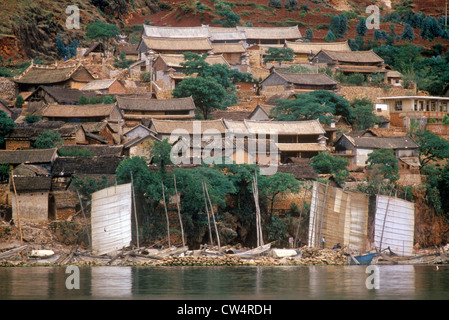 Jonques de pêcheurs sur le Lac Erhai à Dali, Yunnan Province, République populaire de Chine Banque D'Images