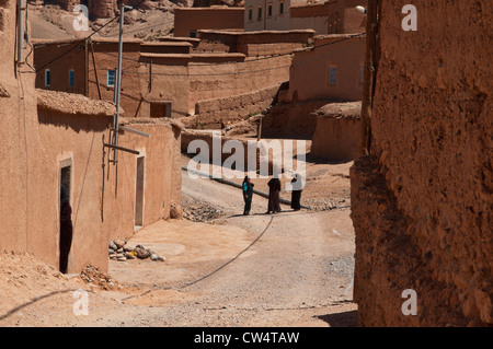 Village de grès dans le sud de l'Atlas, Maroc Banque D'Images