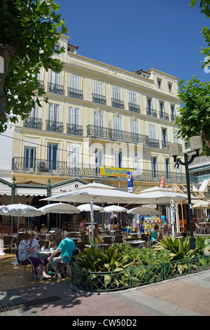 Excelsior restaurant sur la Promenade René Coty, Saint-Raphaël, Côte d'Azur, Var, Provence-Alpes-Côte d'Azur, France Banque D'Images