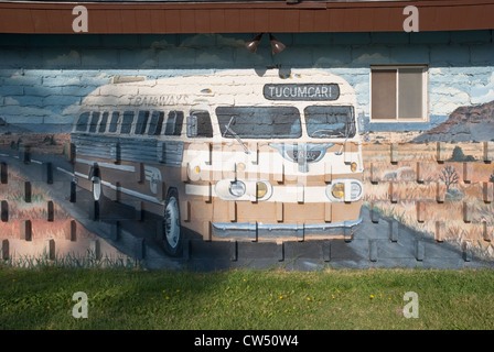 Cet intéressant murale a été peinte sur le mur arrière d'un motel sur la Route 66 dans la région de Tucumcari. Banque D'Images