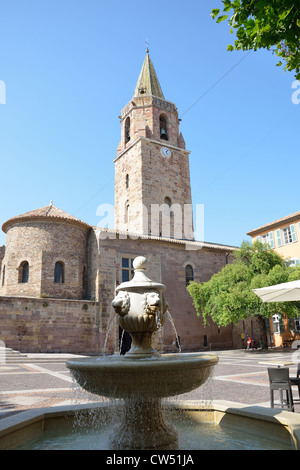 Cathédrale Saint-Léonce de Fréjus, Place Paul Fevrier, Fréjus, Côte d'Azur, Var, Provence-Alpes-Côte d'Azur, France Banque D'Images