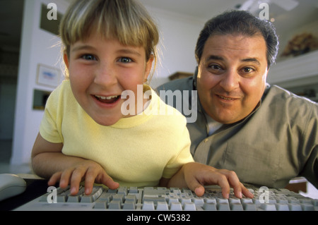 Portrait d'un père et sa fille, smiling Banque D'Images